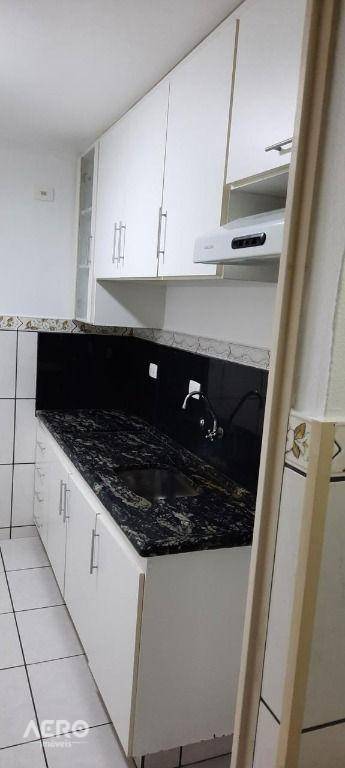 Apartamento à venda com 3 quartos, 64m² - Foto 2
