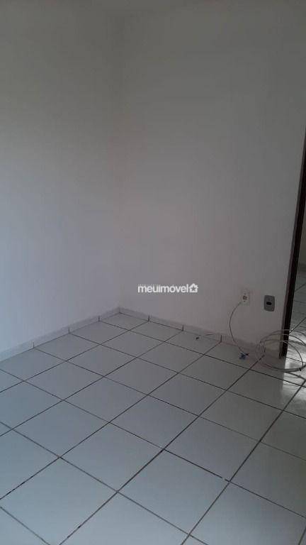 Apartamento à venda com 2 quartos, 42m² - Foto 11