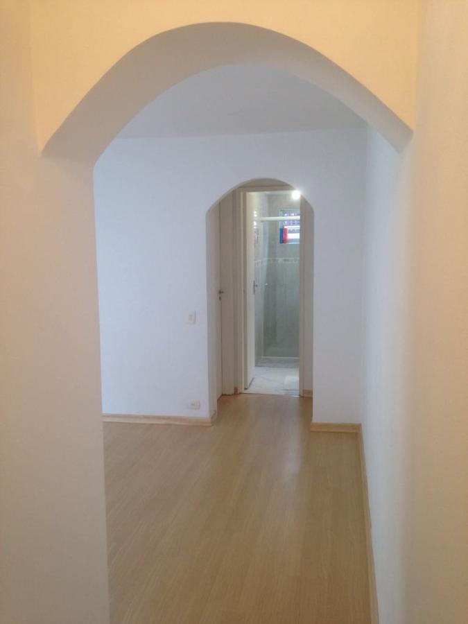 Apartamento à venda com 1 quarto, 42m² - Foto 2