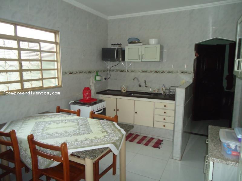 Casa à venda com 2 quartos, 250m² - Foto 6