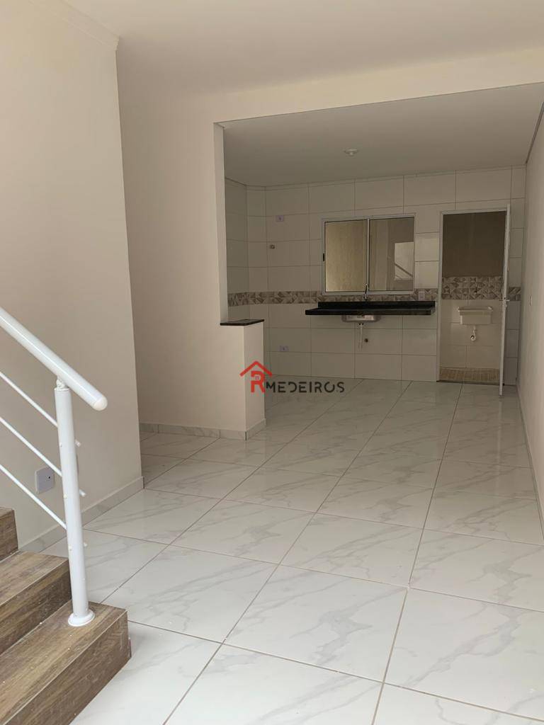 Casa à venda com 2 quartos, 60m² - Foto 1