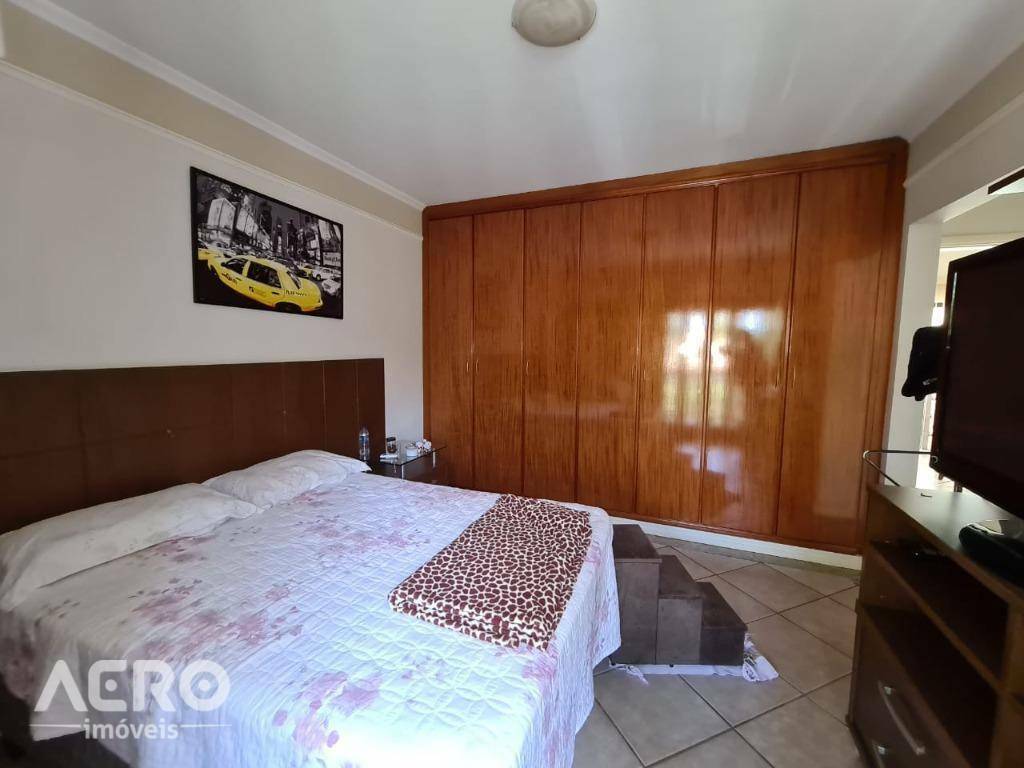 Casa de Condomínio à venda com 3 quartos, 320m² - Foto 29