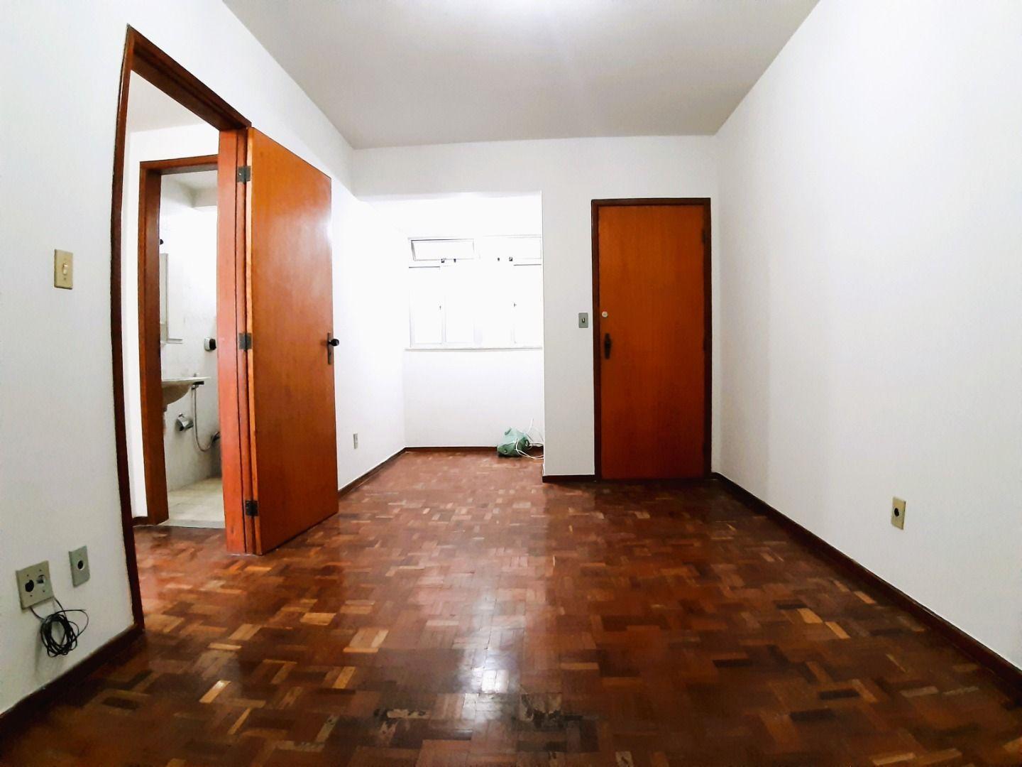 Apartamento à venda com 2 quartos, 70m² - Foto 5