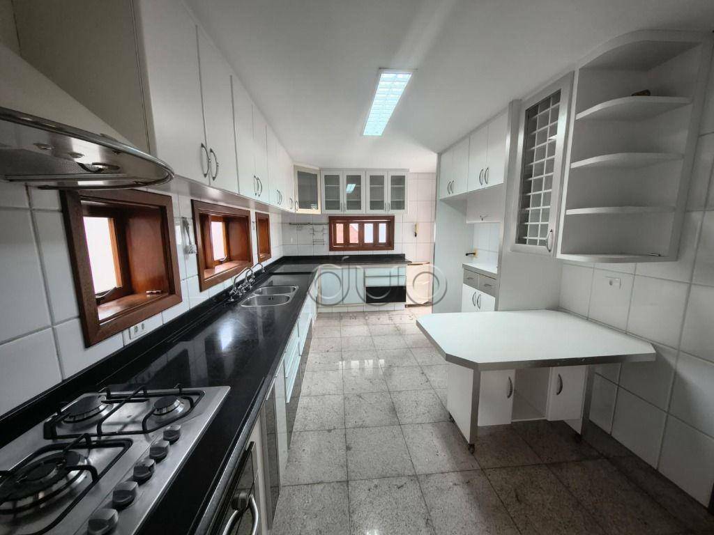 Casa de Condomínio para alugar com 3 quartos, 320m² - Foto 12
