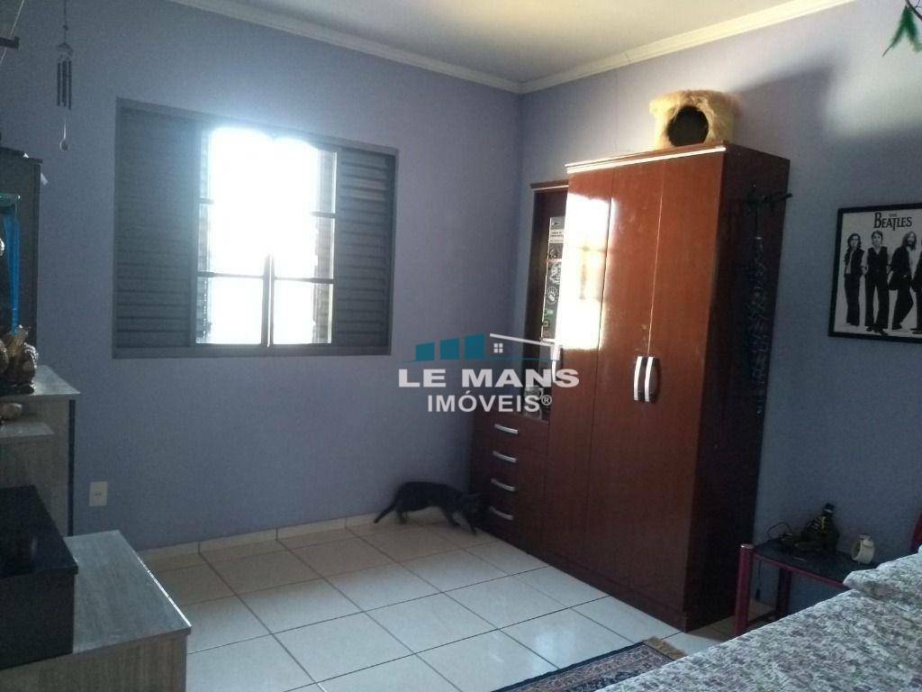 Casa à venda com 4 quartos, 248m² - Foto 15