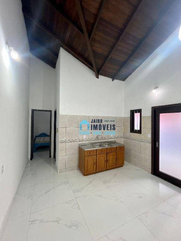 Casa à venda com 3 quartos, 250m² - Foto 8