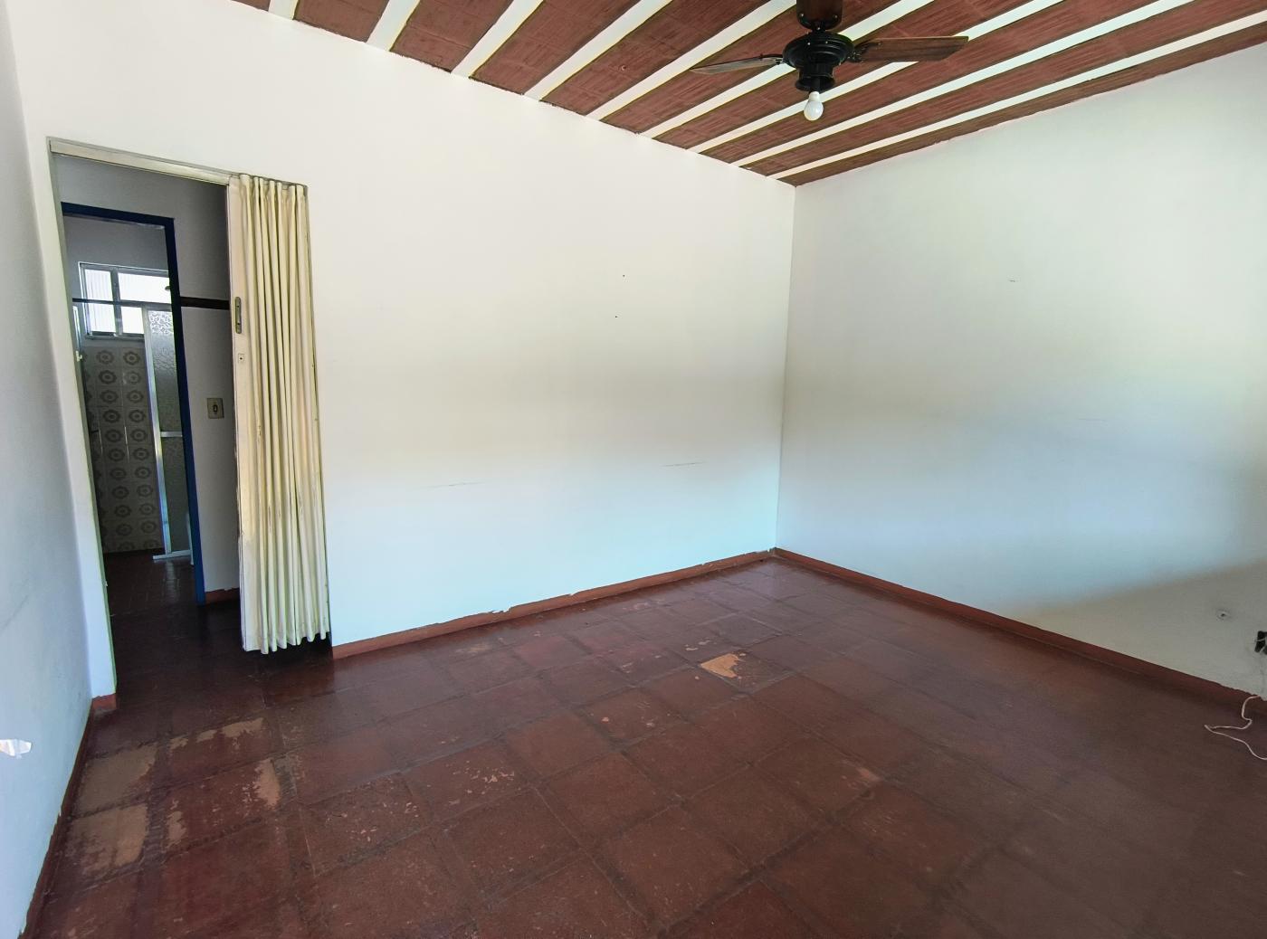 Casa à venda com 2 quartos, 52m² - Foto 3