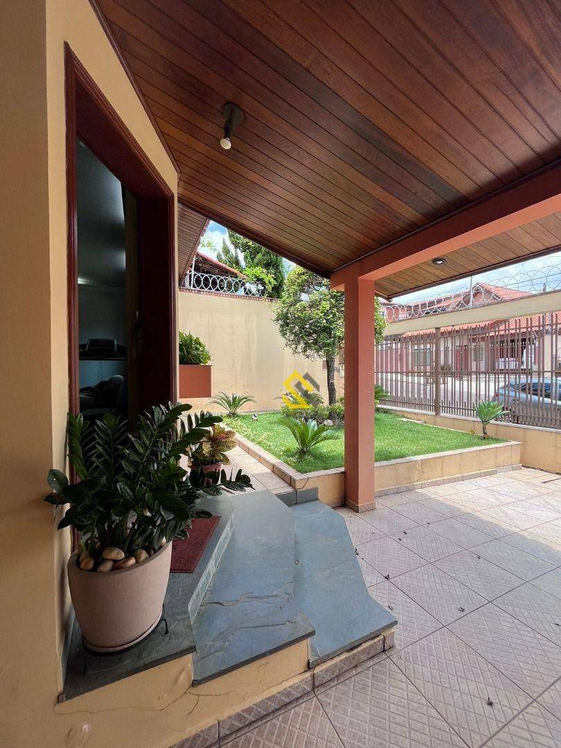 Casa à venda com 3 quartos, 200m² - Foto 5