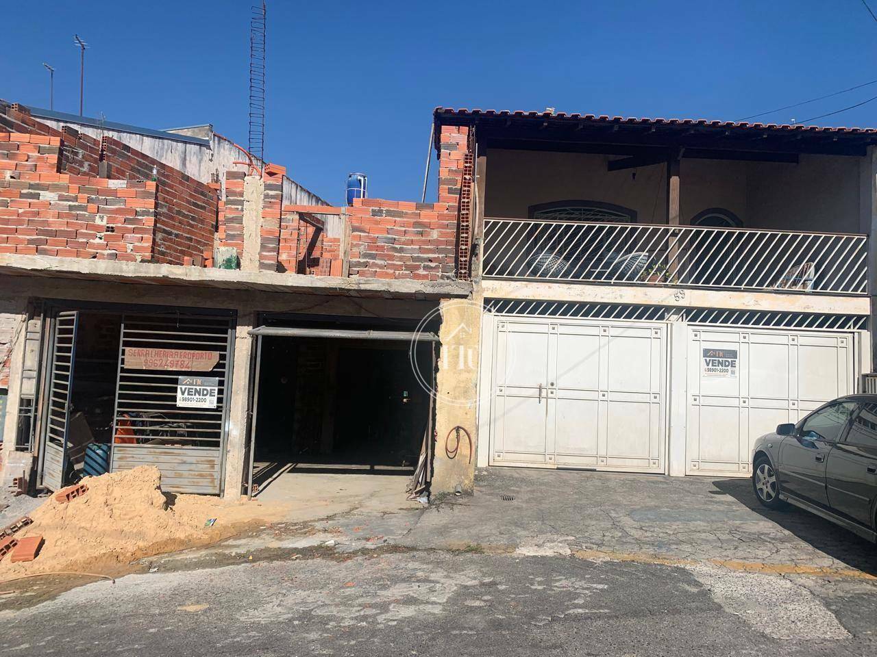 Casa à venda com 2 quartos, 200m² - Foto 1