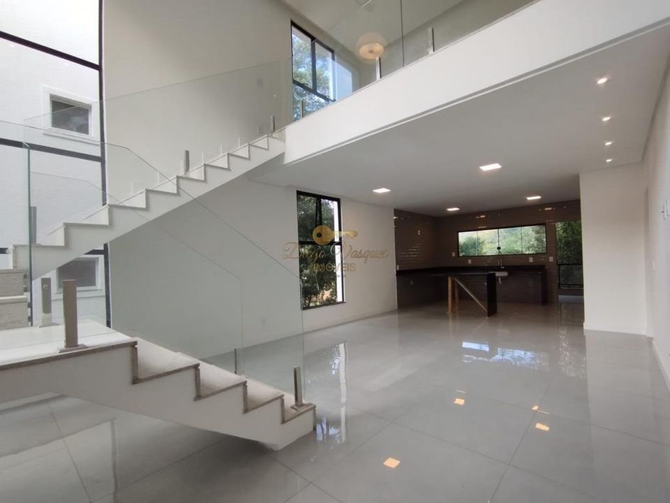 Casa de Condomínio à venda com 4 quartos, 238m² - Foto 1