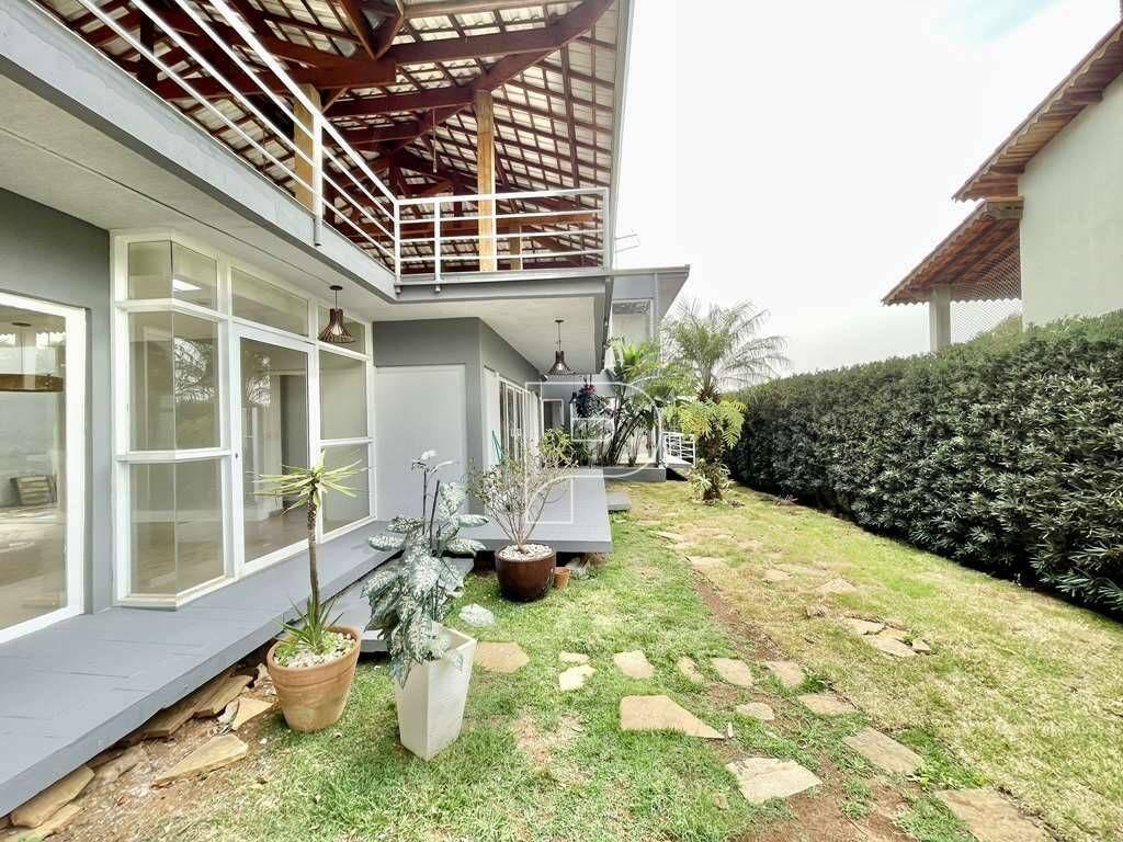 Casa de Condomínio à venda com 4 quartos, 400m² - Foto 13