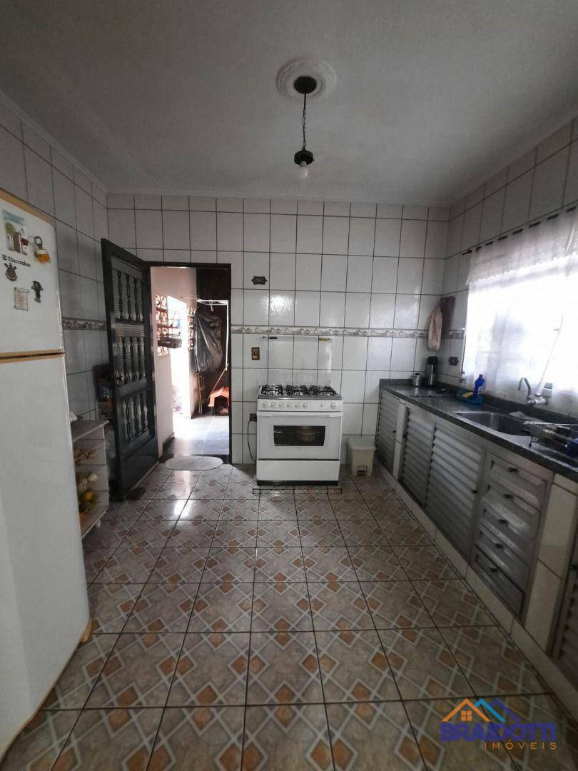 Casa à venda com 6 quartos, 300m² - Foto 20