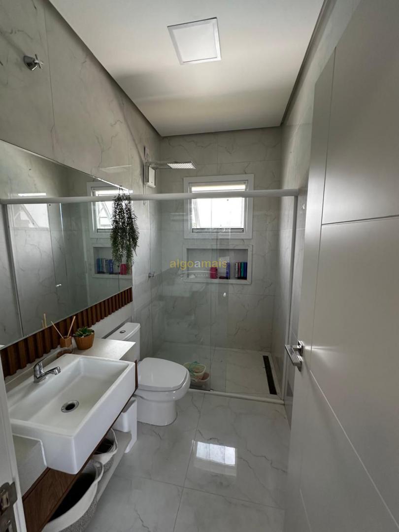 Casa de Condomínio à venda com 4 quartos, 243m² - Foto 15