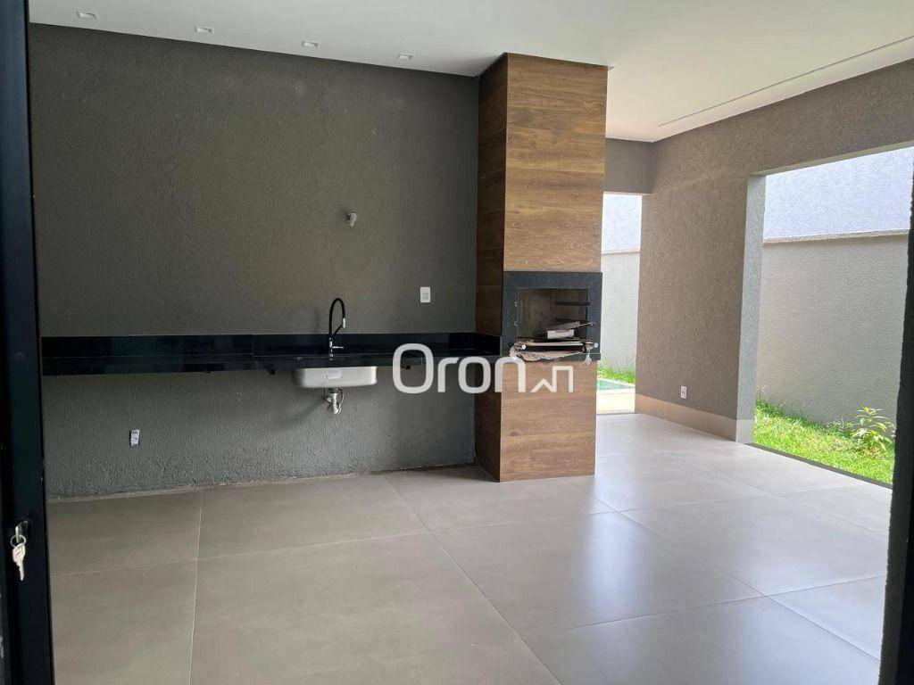 Casa de Condomínio à venda com 4 quartos, 233m² - Foto 3