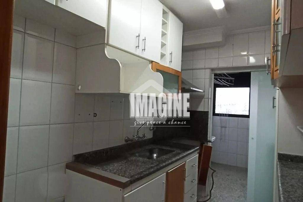 Apartamento à venda com 3 quartos, 77m² - Foto 15