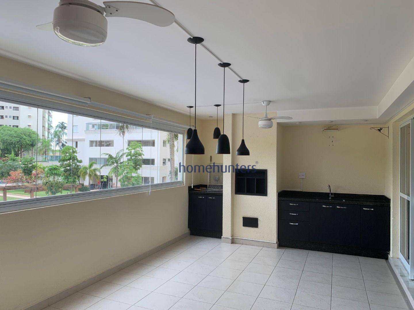 Apartamento à venda com 3 quartos, 140m² - Foto 8