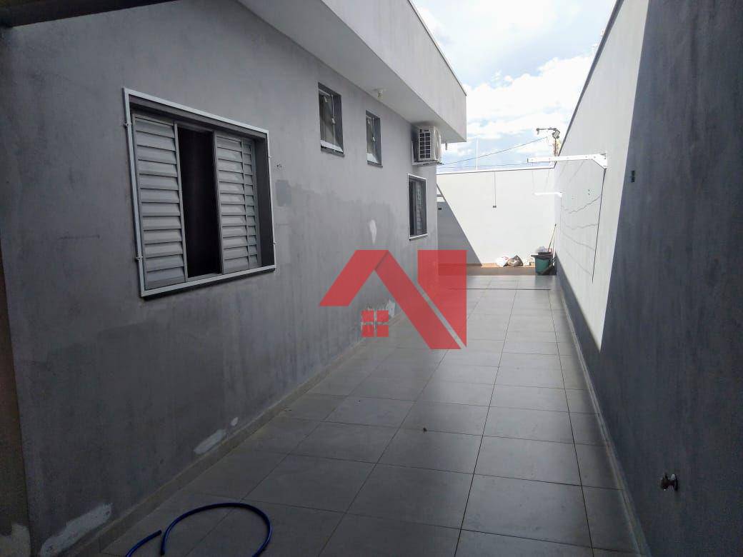 Casa à venda com 2 quartos, 115m² - Foto 4