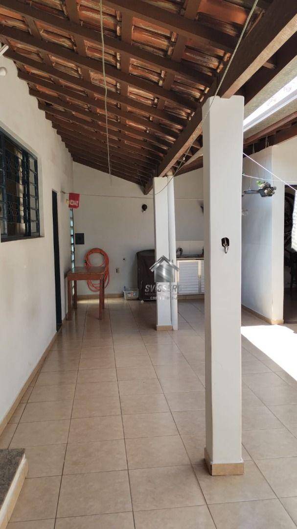 Casa, 4 quartos, 214 m² - Foto 4