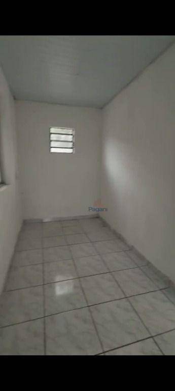 Casa à venda com 3 quartos, 100m² - Foto 13