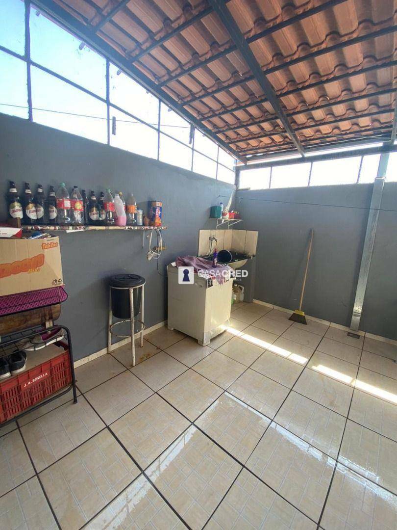 Casa à venda com 3 quartos, 131m² - Foto 8