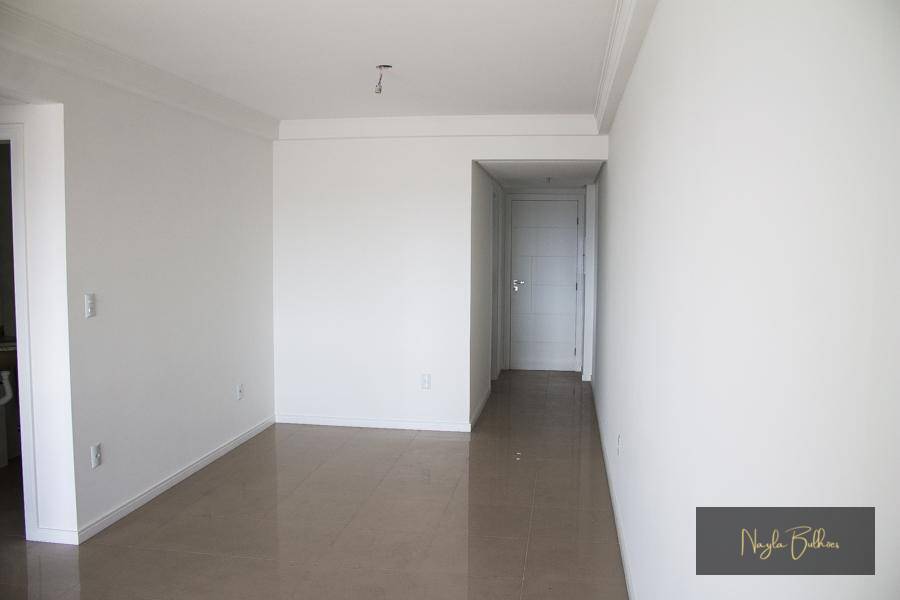 Apartamento à venda com 3 quartos, 93m² - Foto 7