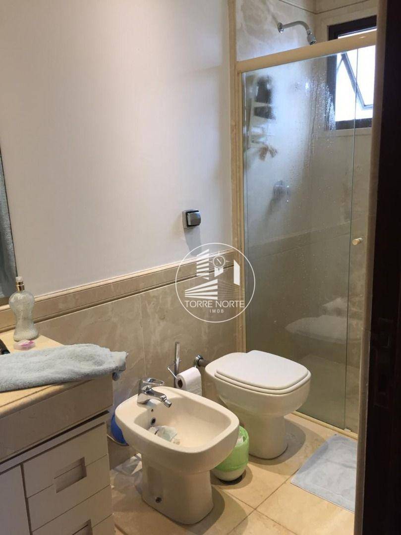 Apartamento à venda com 4 quartos, 250m² - Foto 14