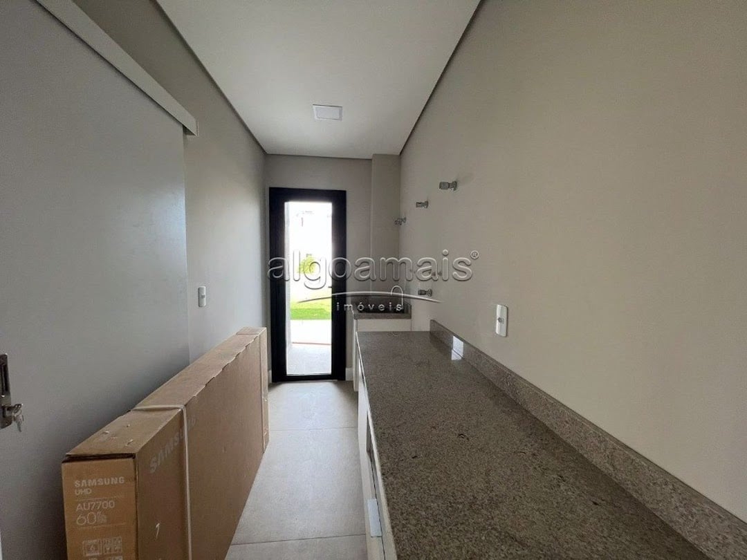 Casa de Condomínio à venda com 5 quartos, 220m² - Foto 9