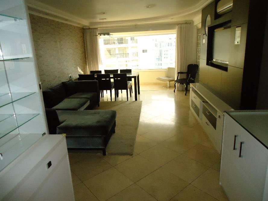 Apartamento para alugar com 2 quartos, 120m² - Foto 2