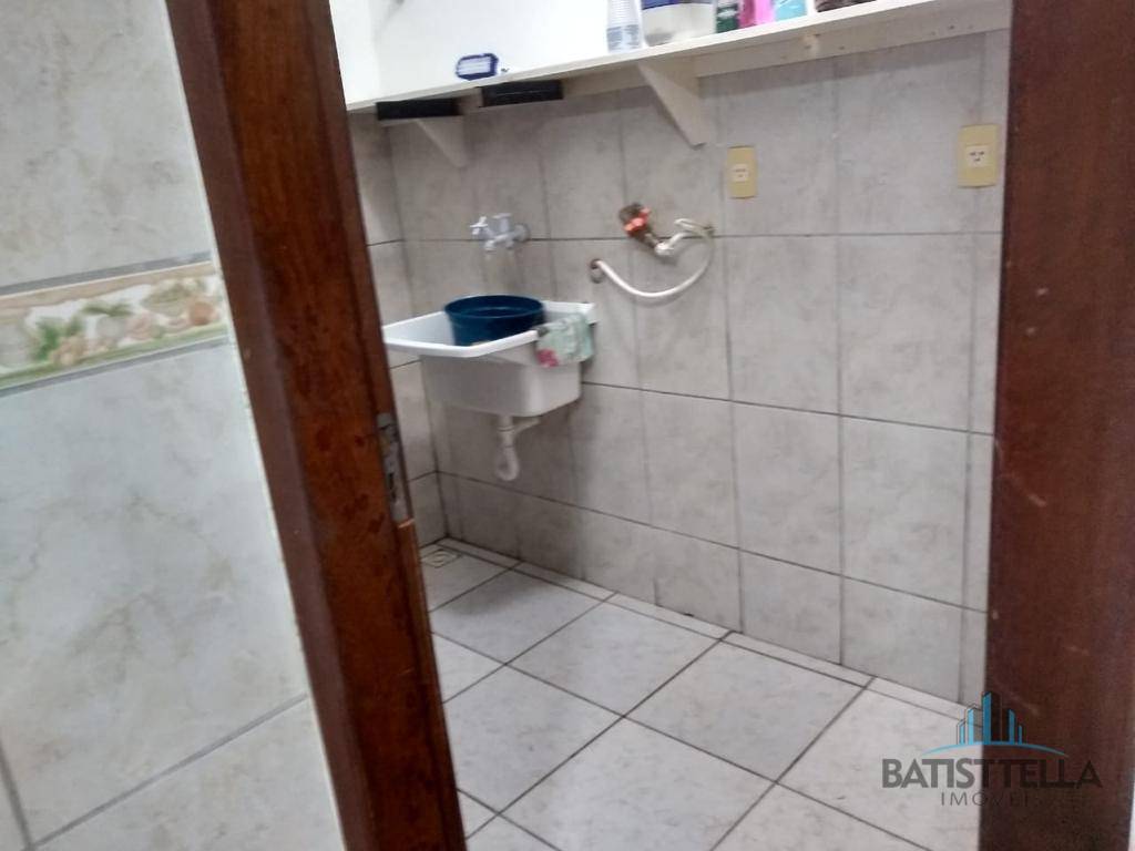 Casa à venda com 7 quartos, 175m² - Foto 2