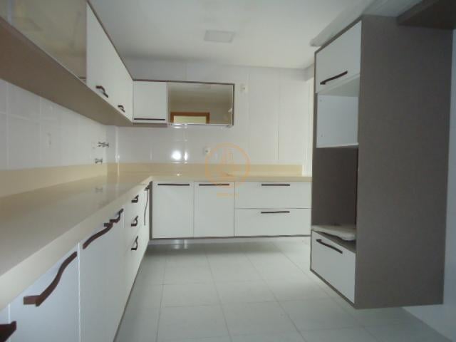 Apartamento à venda com 4 quartos, 191m² - Foto 11