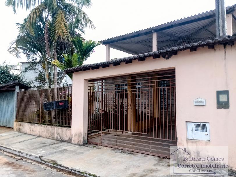 Casa à venda com 3 quartos, 300m² - Foto 1