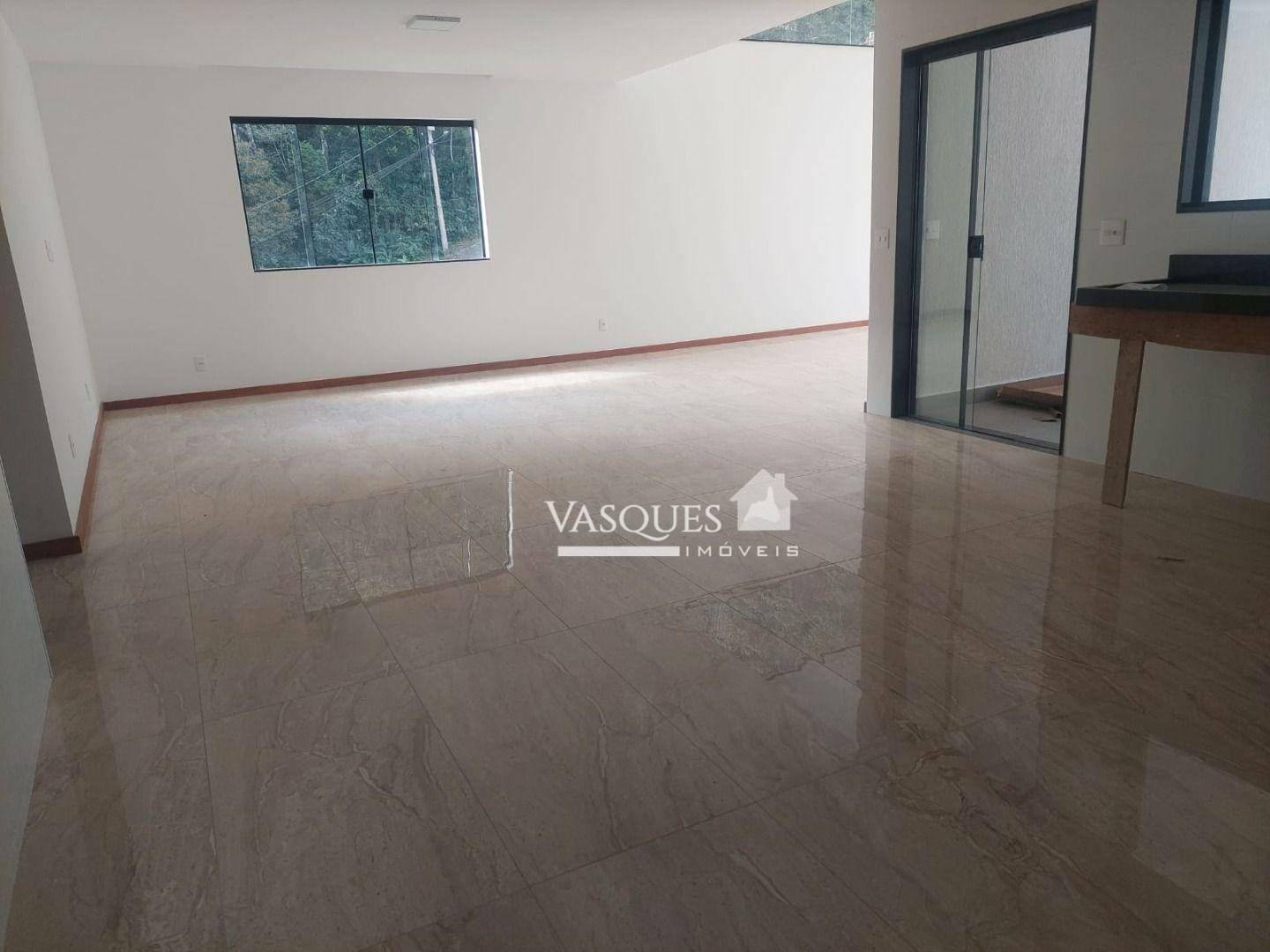 Casa à venda com 3 quartos, 234m² - Foto 2