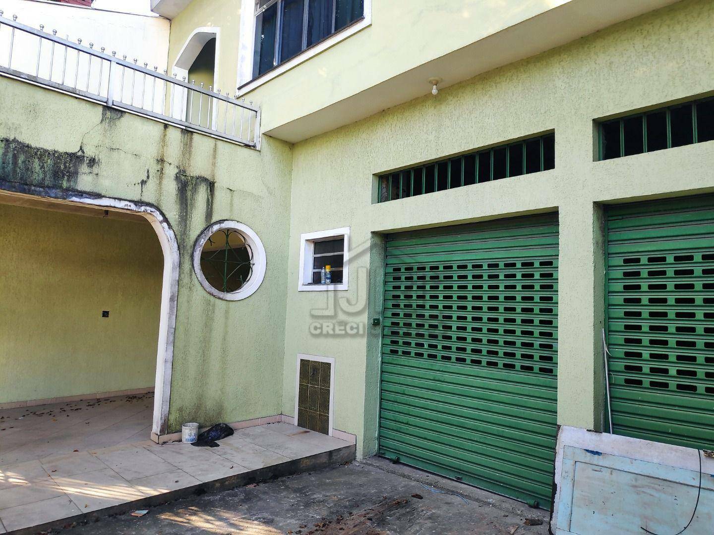 Casa à venda com 4 quartos, 210m² - Foto 4