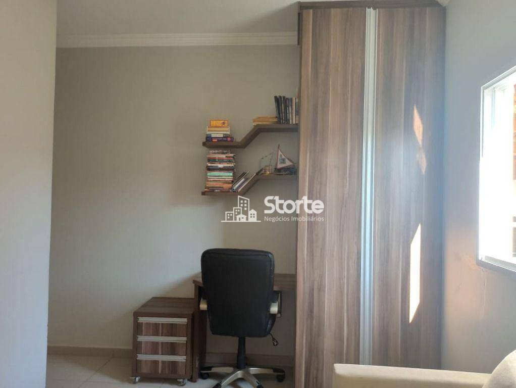 Casa à venda com 3 quartos, 208m² - Foto 14