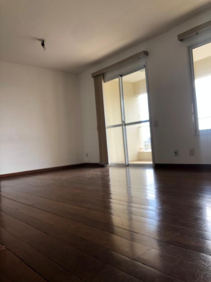 Apartamento para alugar com 3 quartos, 97m² - Foto 5