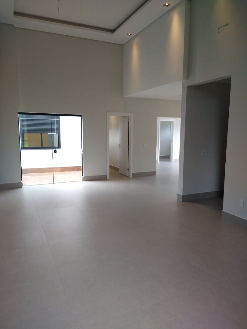 Casa à venda com 3 quartos, 168m² - Foto 7