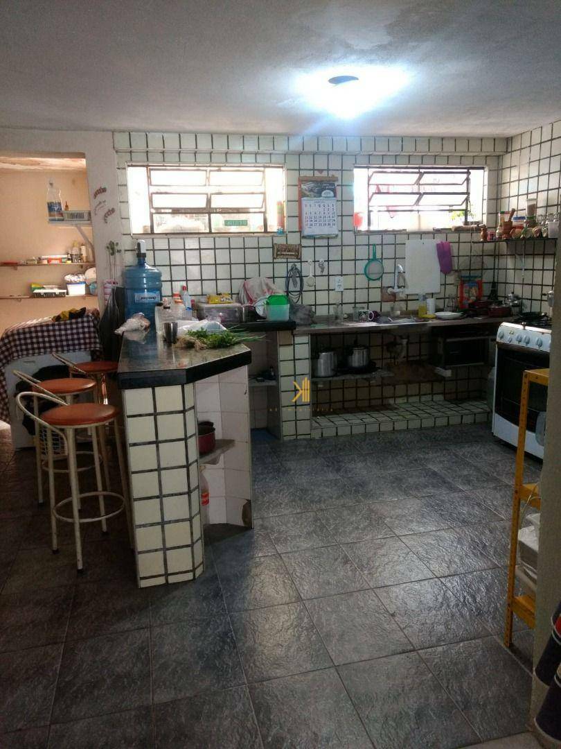 Casa à venda com 3 quartos, 198m² - Foto 6