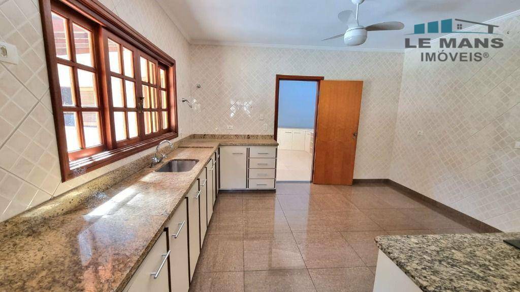 Casa à venda com 3 quartos, 220m² - Foto 20