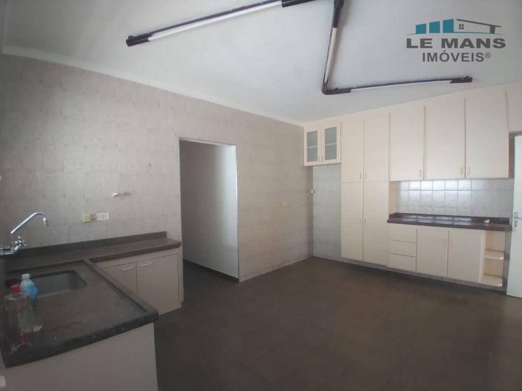 Casa à venda com 3 quartos, 180m² - Foto 9