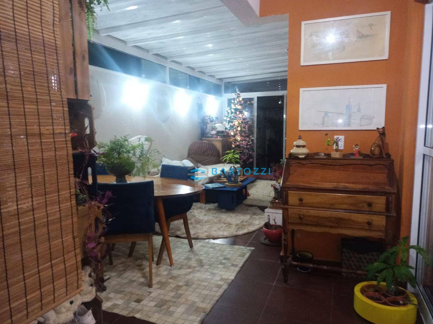 Apartamento à venda com 3 quartos, 160m² - Foto 2