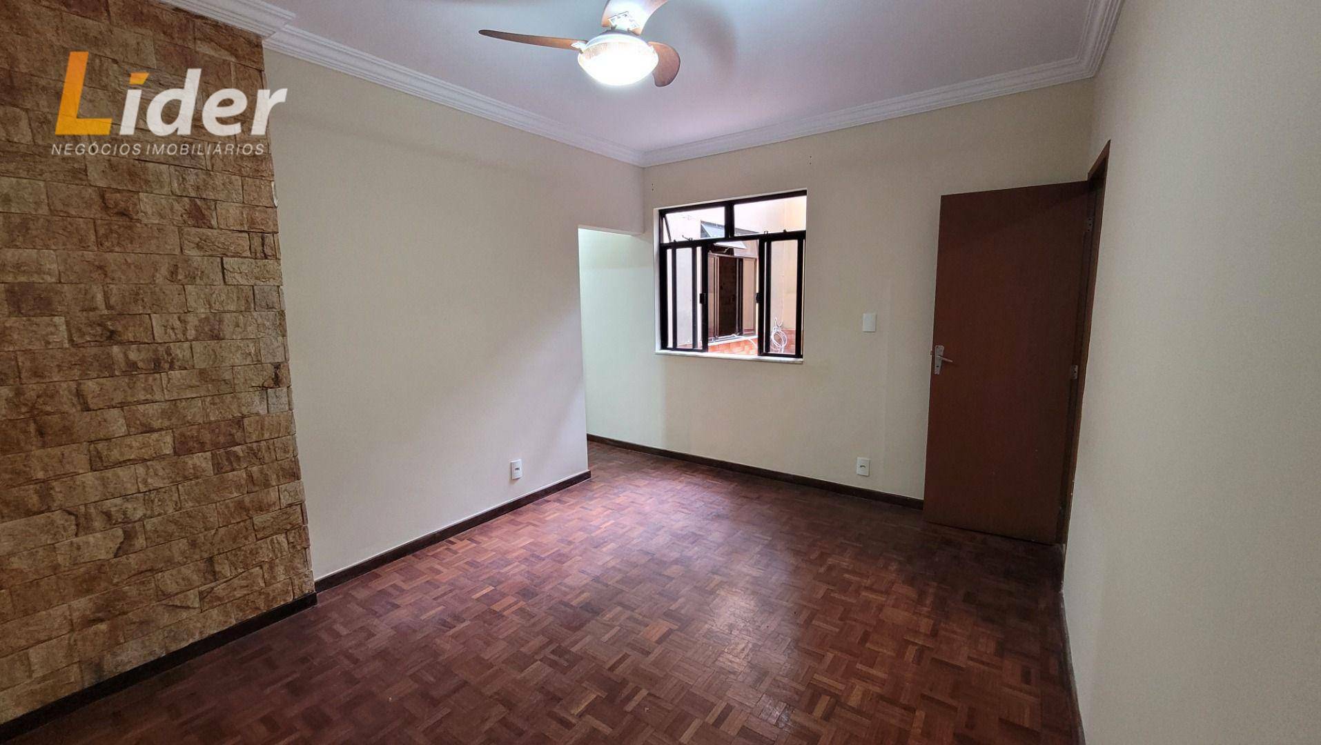 Apartamento à venda com 3 quartos, 98m² - Foto 2