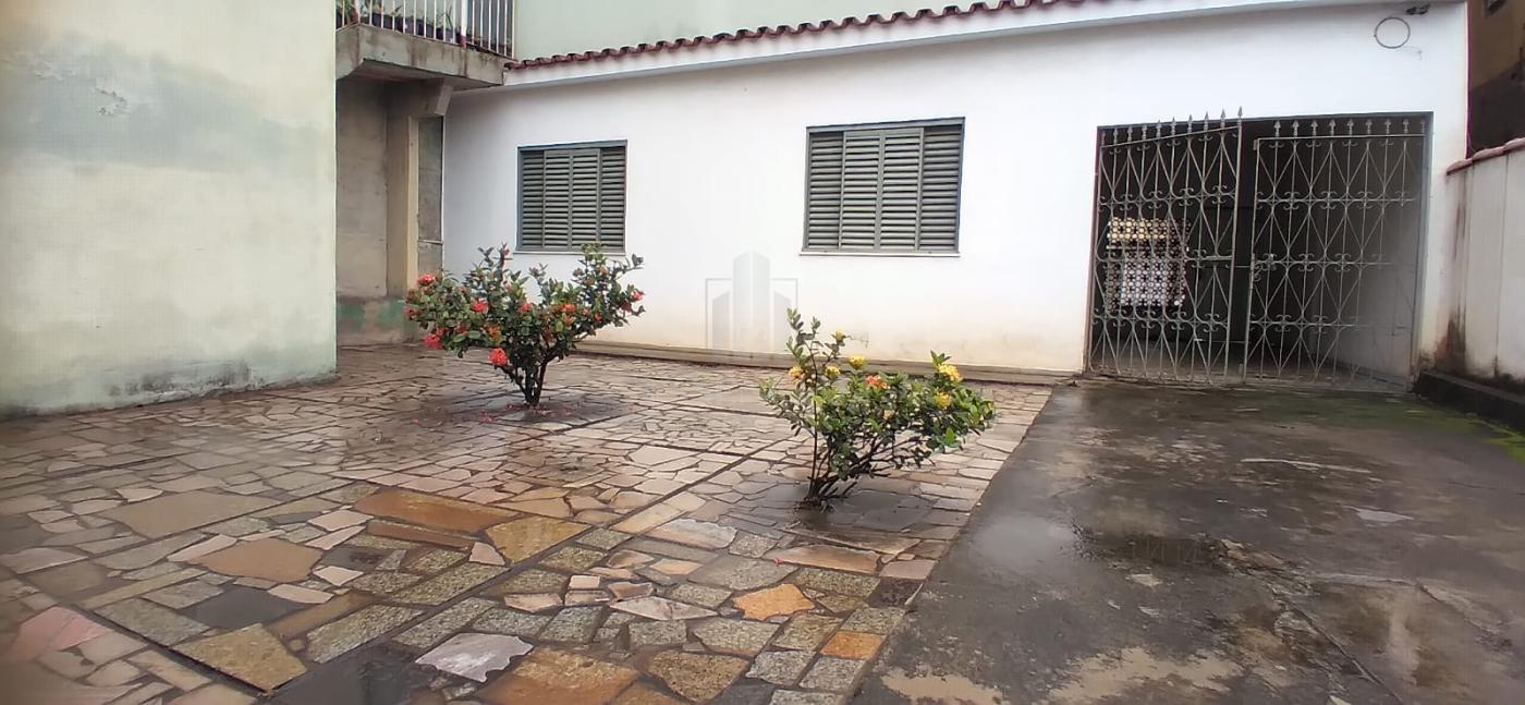 Casa à venda com 2 quartos, 300m² - Foto 3