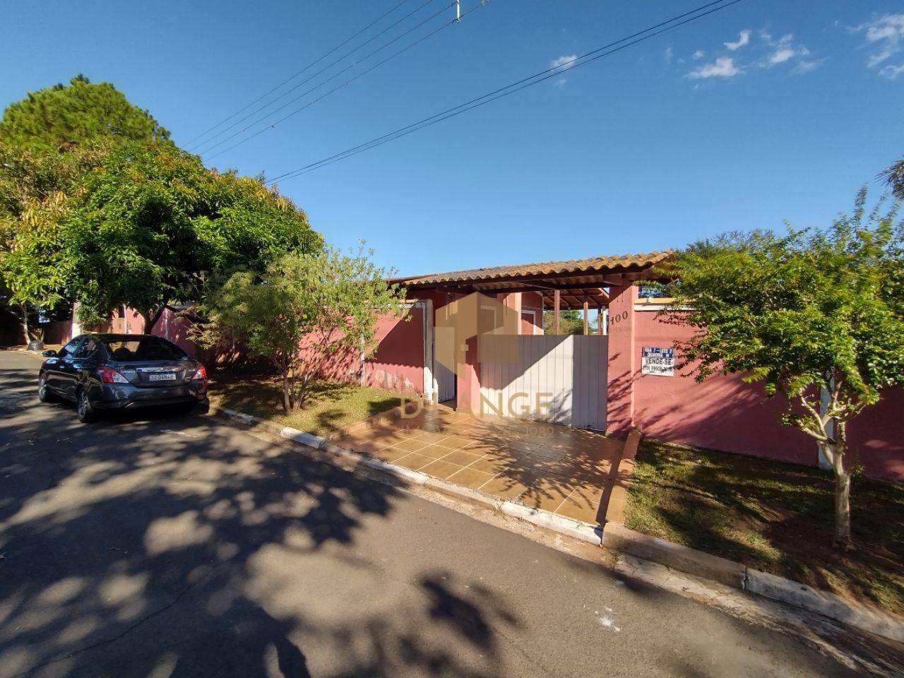 Casa de Condomínio à venda com 4 quartos, 302m² - Foto 2