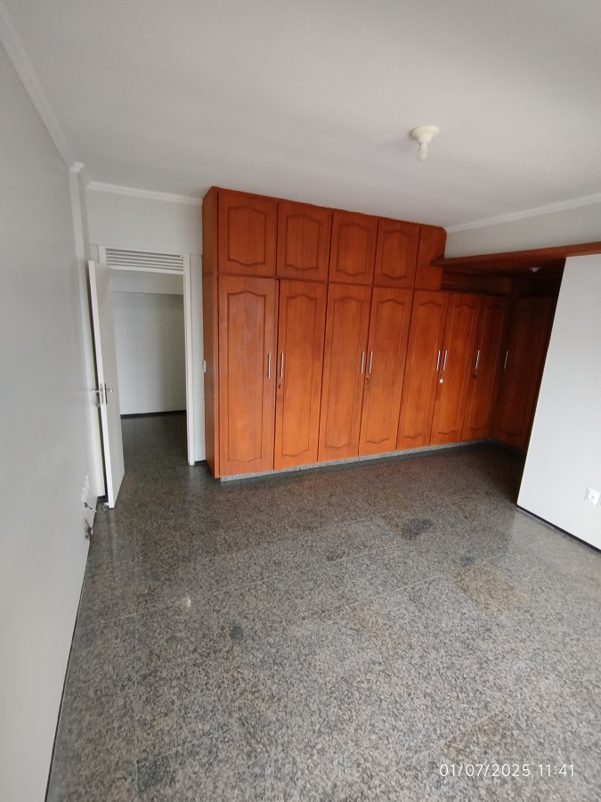 Apartamento para alugar com 3 quartos, 197m² - Foto 34