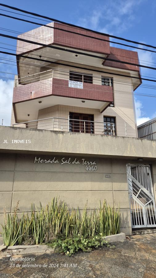 Apartamento à venda com 3 quartos, 197m² - Foto 2