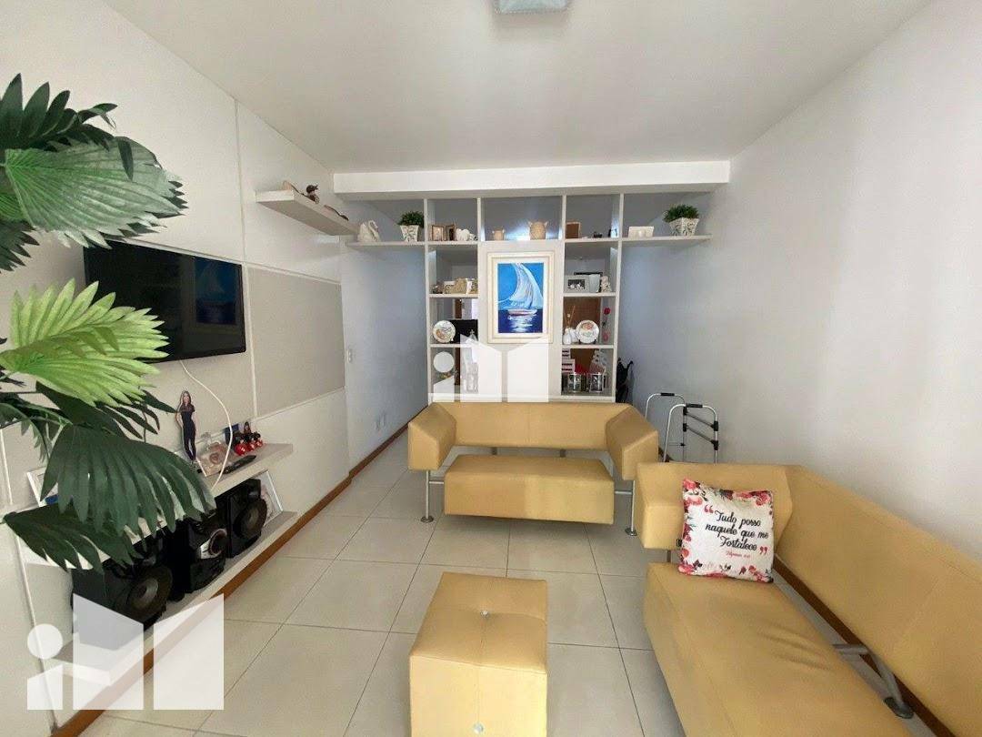 Apartamento à venda com 3 quartos, 110m² - Foto 1