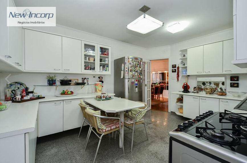 Apartamento à venda com 3 quartos, 150m² - Foto 17