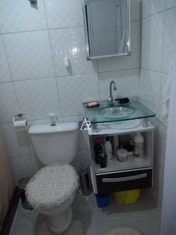 Casa à venda com 2 quartos, 80m² - Foto 18