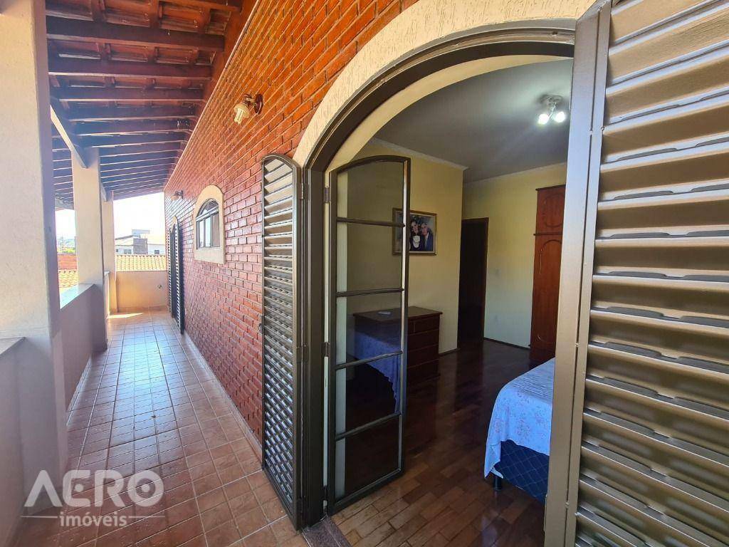 Casa à venda com 3 quartos, 412m² - Foto 2