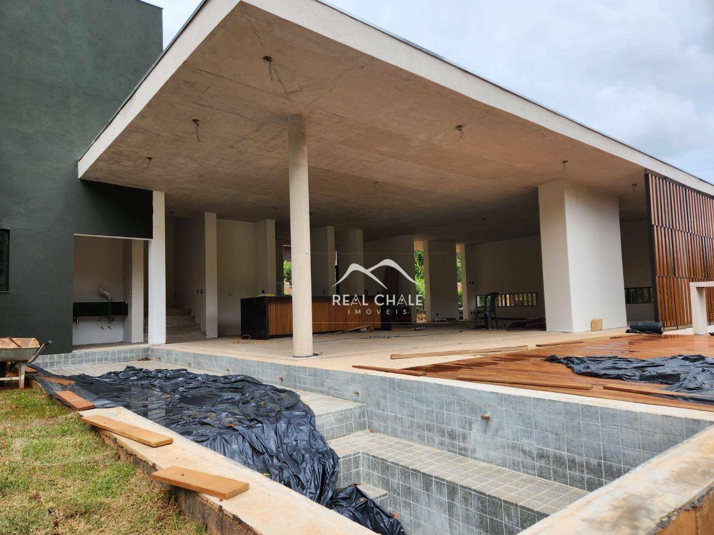 Casa de Condomínio à venda com 4 quartos, 355m² - Foto 4